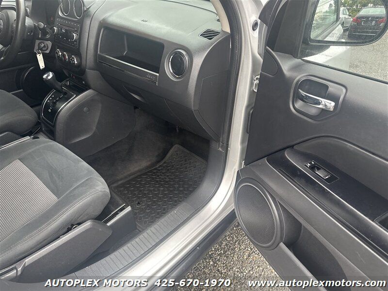 Used 2013 Jeep Compass Sport w/ All Weather Capability Group AWD/4WD image 9