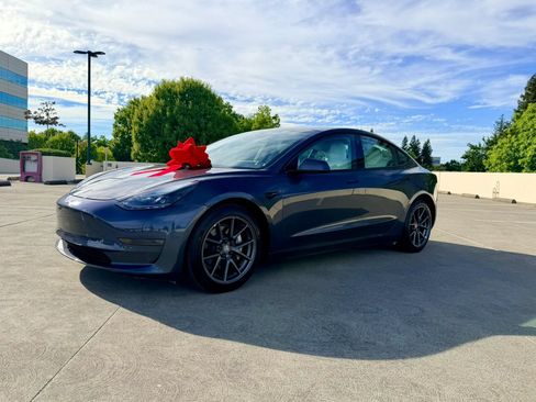 Used 2021 Tesla Model 3 Long Range AWD/4WD image 40