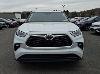 Used 2024 Toyota Highlander XLE video 2