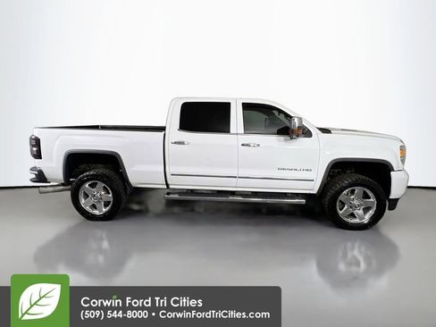 Used 2015 GMC Sierra 2500 Denali w/ Duramax Plus Package image 17