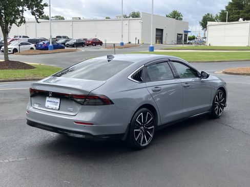 Used 2025 Honda Accord Touring image 10