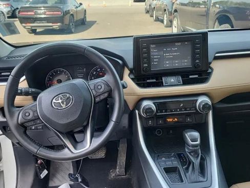 Used 2019 Toyota RAV4 XLE Premium w/ Cold Weather Package image 8