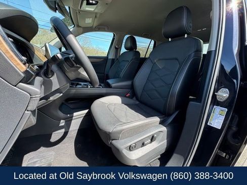 Used 2025 Volkswagen Atlas SE AWD/4WD image 35