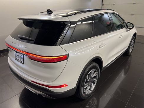 New 2026 Lincoln Corsair Premiere image 6