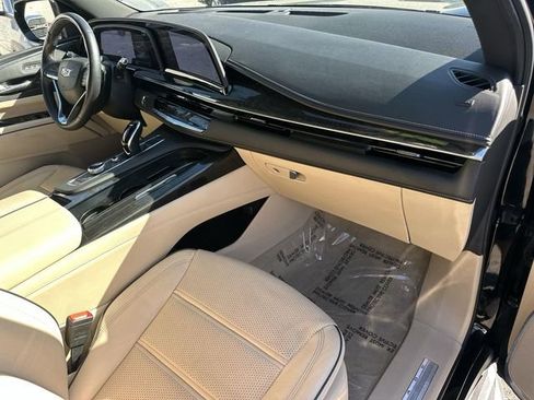 Used 2024 Cadillac Escalade Premium Luxury image 29