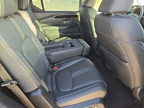 Used 2025 Honda Pilot EX-L image 30