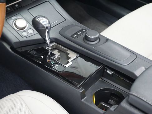 Used 2013 Lexus ES 300h image 10