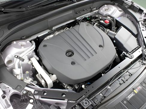 New 2026 Volvo XC60 B5 Plus w/ Protection Package Premier image 25