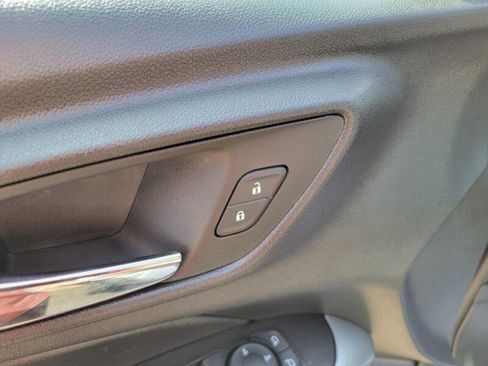 Certified 2025 Chevrolet Trax RS w/ Driver Confidence Package image 26