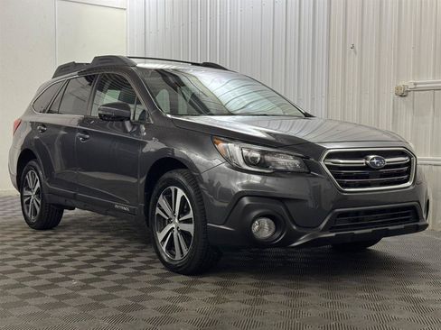 Used 2019 Subaru Outback 3.6R Limited AWD/4WD image 6