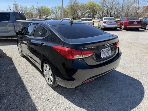 Used 2012 Hyundai Elantra Limited w/ Technology Pkg 5 image 4