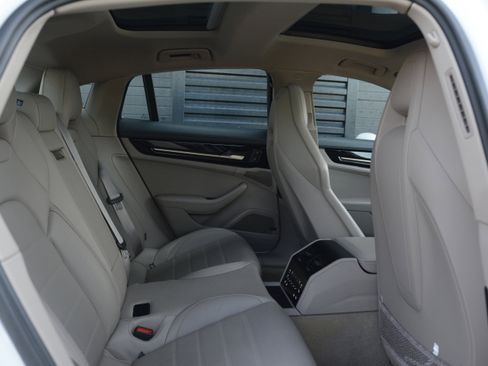 Certified 2024 Porsche Panamera 4 AWD/4WD image 33
