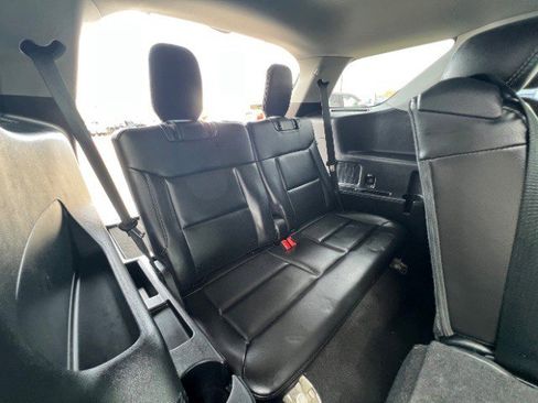 Used 2023 Ford Explorer XLT w/ Equipment Group 202A RWD image 23