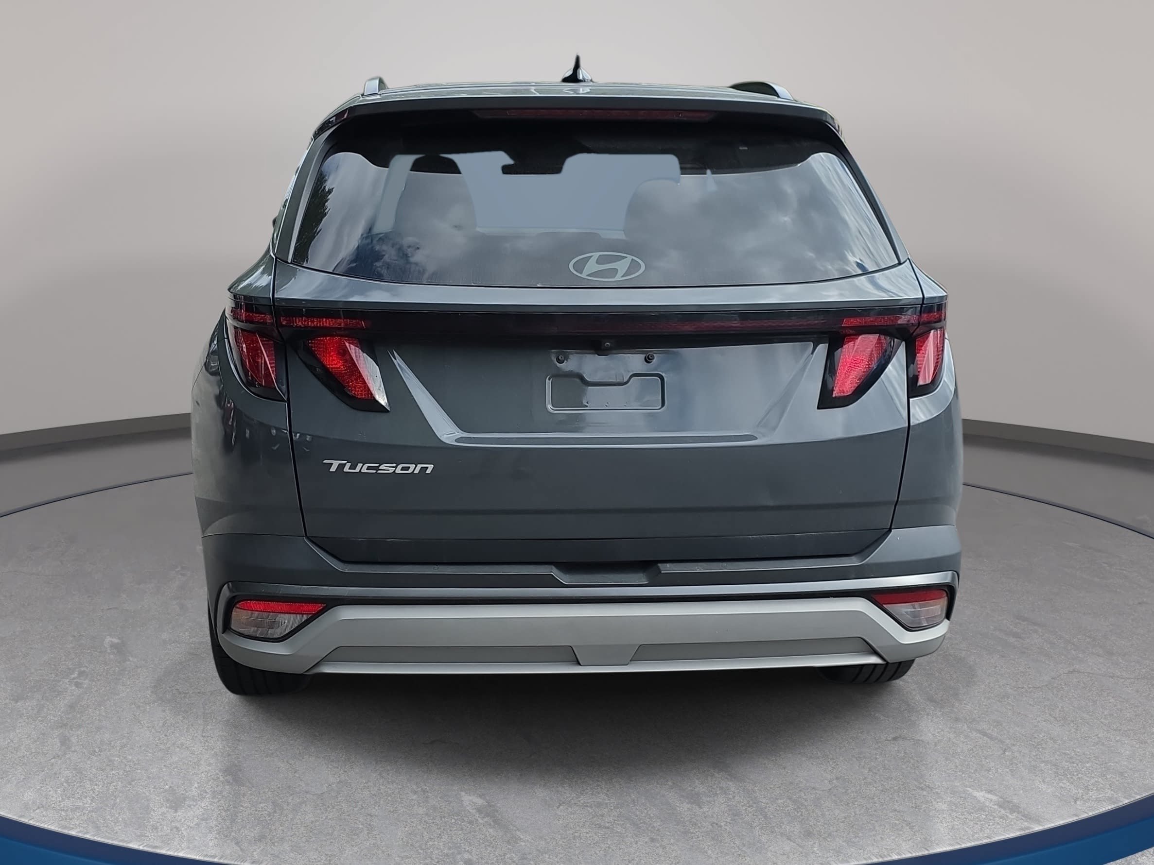 Used 2025 Hyundai Tucson SEL FWD image 2