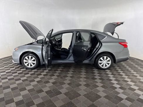 Used 2018 Nissan Sentra S FWD image 9