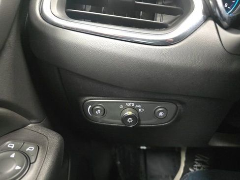 Certified 2018 Chevrolet Equinox Premier image 19