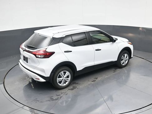 New 2025 Nissan Kicks Play S image 30