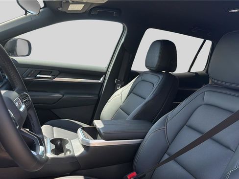 New 2026 GMC Terrain Elevation w/ Elevation Premium Package AWD/4WD image 17