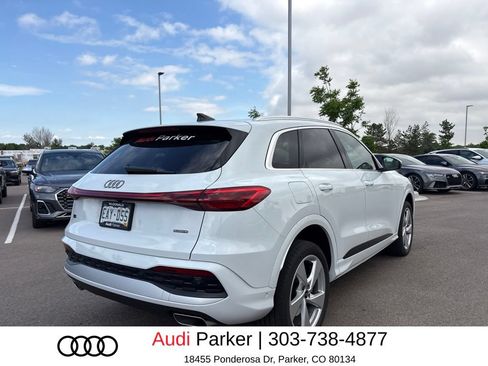 Used 2025 Audi Q5 Premium Plus w/ Premium Plus AWD/4WD image 3