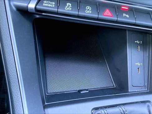 Used 2023 Audi Q3 2.0T Premium w/ Black Optic Sport Package image 16