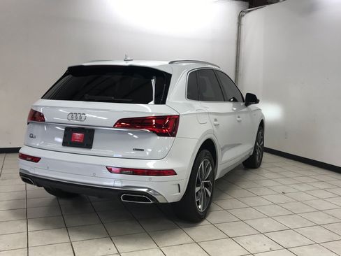 Used 2023 Audi Q5 2.0T Premium w/ Convenience Package AWD/4WD image 4