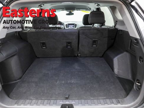 Used 2022 GMC Terrain SLE image 9