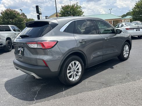 Used 2022 Ford Escape SE FWD image 8