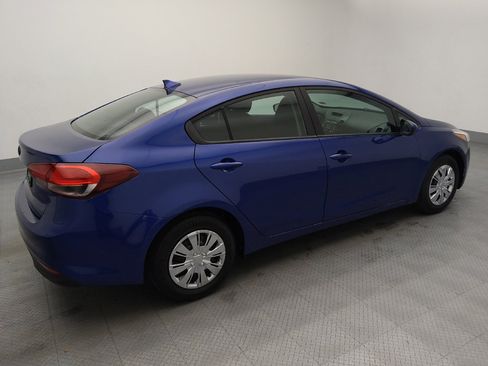 Used 2017 Kia Forte LX FWD image 10