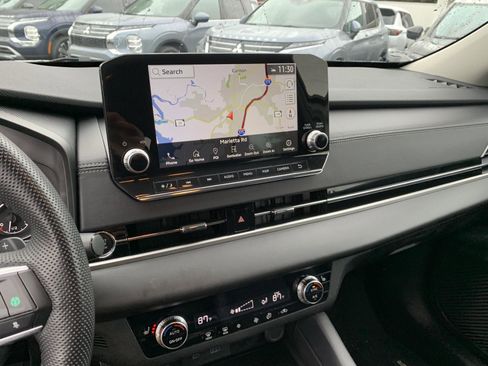 Used 2023 Mitsubishi Outlander SE image 15