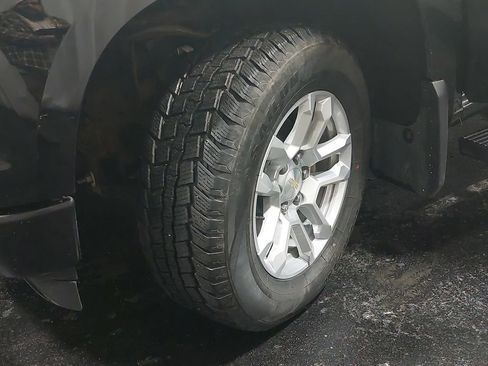 Used 2024 Chevrolet Silverado 1500 W/T w/ Z71 Off-Road Package image 32