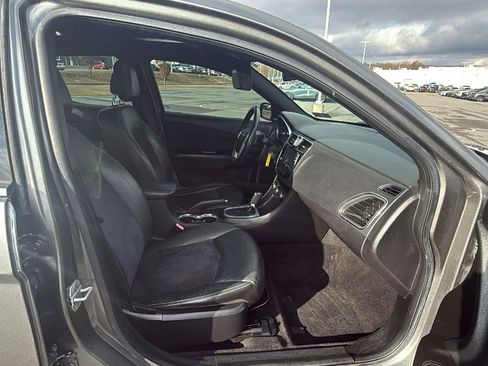 Used 2013 Chrysler 200 Limited w/ Sun/Sound Group image 19