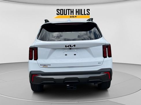 Certified 2025 Kia Sorento X-Line EX AWD/4WD image 4