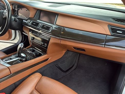 Used 2015 BMW 750Li RWD image 24