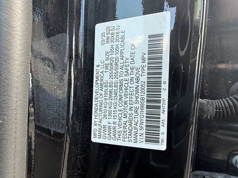 Certified 2025 Honda Pilot Black Edition image 3