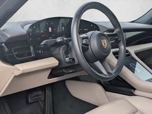 Used 2023 Porsche Taycan image 9