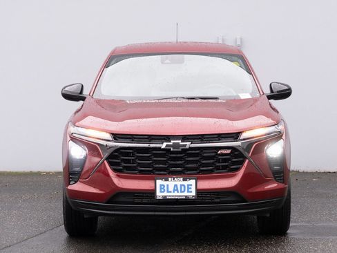 Used 2025 Chevrolet Trax RS image 16