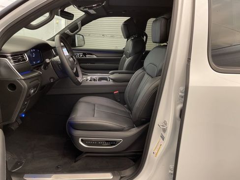 New 2026 Jeep Grand Wagoneer Summit AWD/4WD image 21