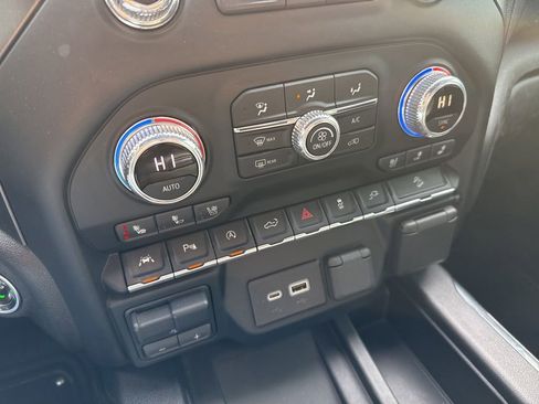 Used 2021 GMC Sierra 1500 AT4 w/ AT4 Premium Package AWD/4WD image 12