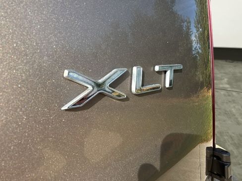 Used 2020 Ford Transit Connect XLT image 10