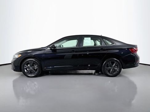 Certified 2023 Volkswagen Jetta SE FWD image 4