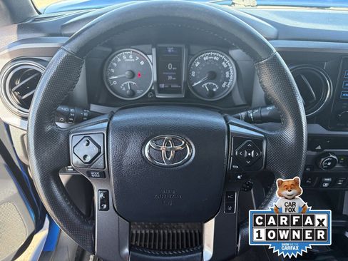 Used 2018 Toyota Tacoma TRD Off-Road w/ Technology Package image 24