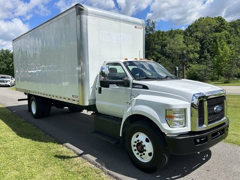 Used 2023 Ford F650 2WD Regular Cab Super Duty image 7