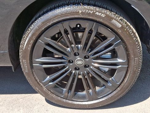 Used 2025 Land Rover Range Rover SE AWD/4WD image 10