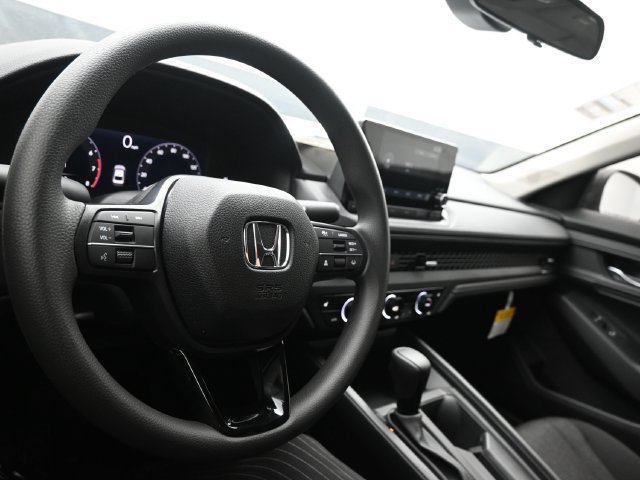 Used 2025 Honda Accord SE image 11