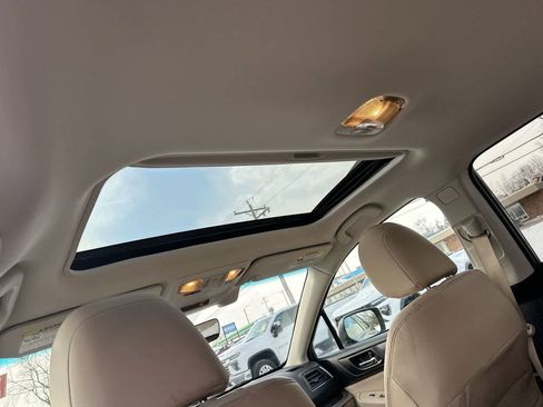 Used 2017 Subaru Outback 3.6R Limited image 24