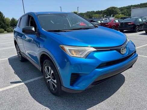 Used 2018 Toyota RAV4 LE w/ All Weather Liner Package AWD/4WD image 3