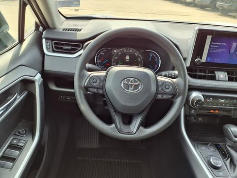Certified 2025 Toyota RAV4 XLE image 17