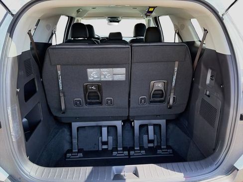 New 2026 Kia Carnival LXS FWD image 24