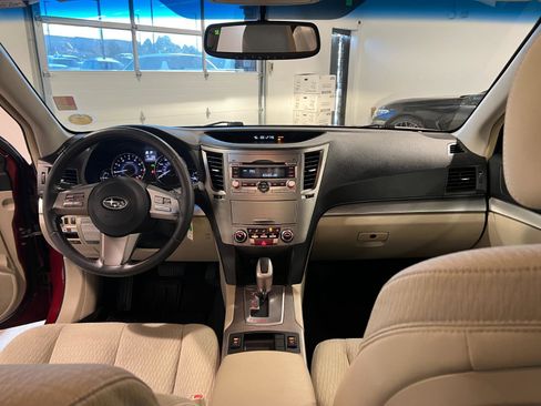 Used 2011 Subaru Outback 2.5i Premium image 31