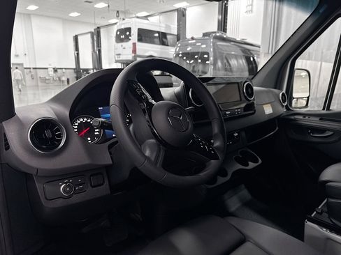 New 2026 Mercedes-Benz Sprinter 2500 image 10